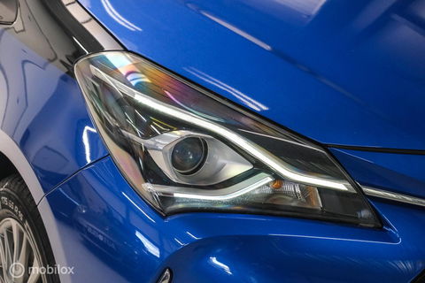 Toyota Yaris 1.5 VVT-i Bi-Tone | Camera | Dealer oh | 1e eig | Trekhaak | NL auto NAP | rijklaarprijs | 112 pk | Lane assist | Cruise |