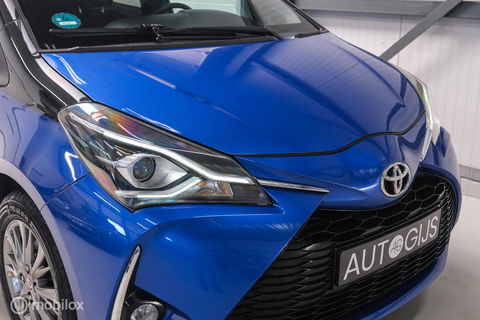 Toyota Yaris 1.5 VVT-i Bi-Tone | Camera | Dealer oh | 1e eig | Trekhaak | NL auto NAP | rijklaarprijs | 112 pk | Lane assist | Cruise |