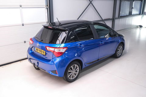 Toyota Yaris 1.5 VVT-i Bi-Tone | Camera | Dealer oh | 1e eig | Trekhaak | NL auto NAP | rijklaarprijs | 112 pk | Lane assist | Cruise |