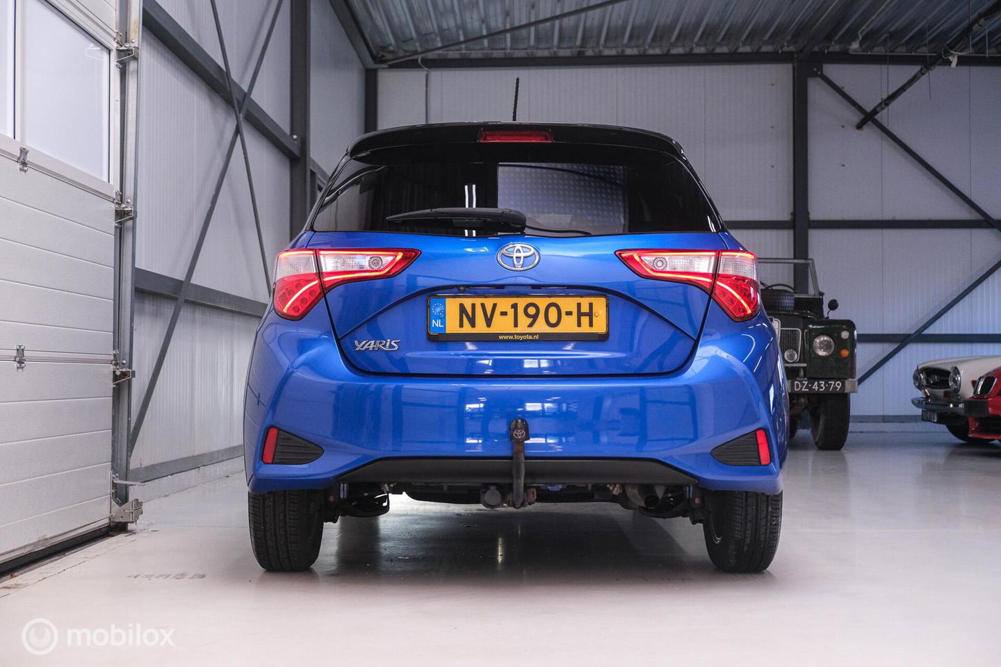 Toyota Yaris 1.5 VVT-i Bi-Tone | Camera | Dealer oh | 1e eig | Trekhaak | NL auto NAP | rijklaarprijs | 112 pk | Lane assist | Cruise |