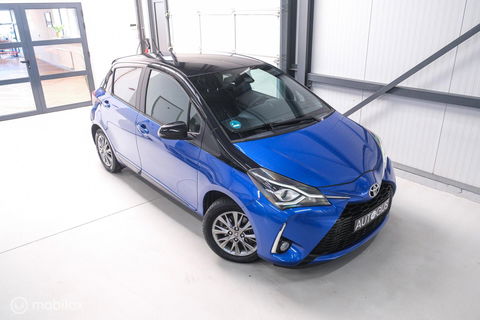 Toyota Yaris 1.5 VVT-i Bi-Tone | Camera | Dealer oh | 1e eig | Trekhaak | NL auto NAP | rijklaarprijs | 112 pk | Lane assist | Cruise |