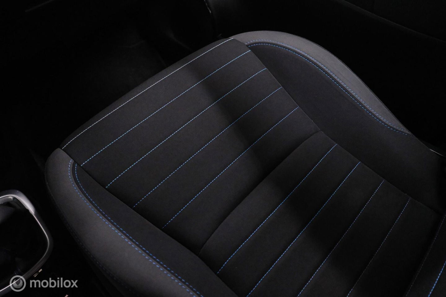 Toyota Yaris 1.5 VVT-i Bi-Tone | Camera | Dealer oh | 1e eig | Trekhaak | NL auto NAP | rijklaarprijs | 112 pk | Lane assist | Cruise |