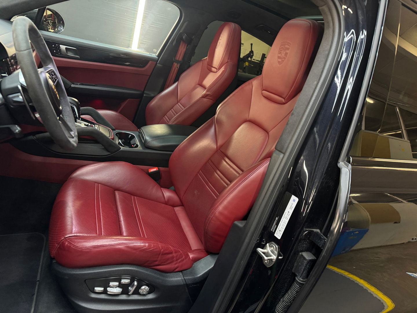 Porsche Cayenne Coupé 3.0 E-Hybrid Pano|Sportdesign|BOSE|VOL