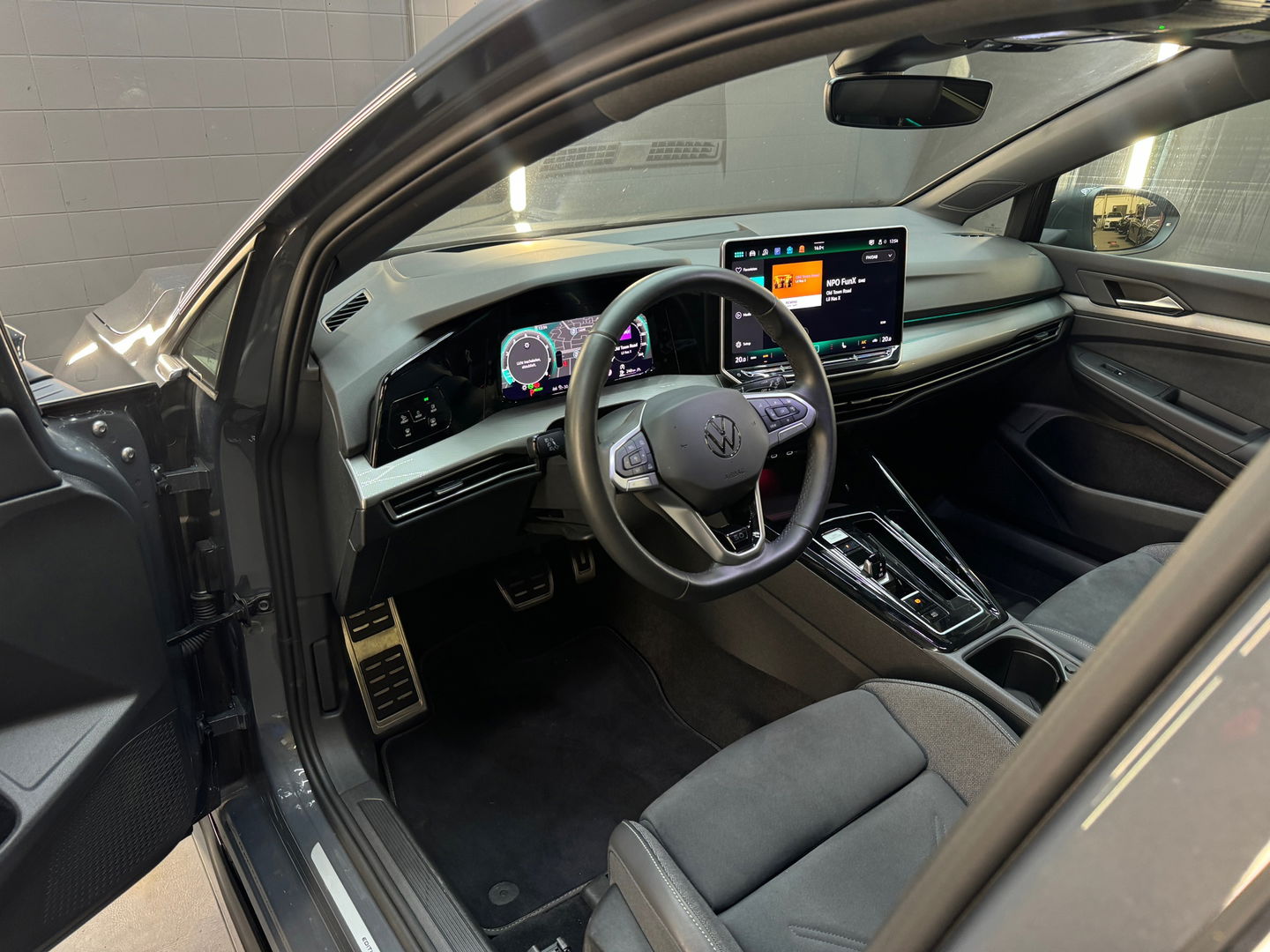 Volkswagen Golf 8.5 1.5 eTSI Life Edition Pano|Key|HuD|Memory