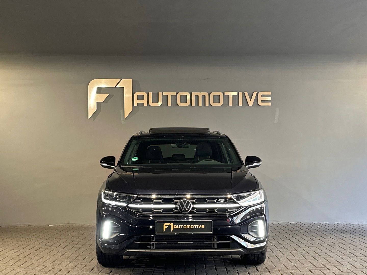 Volkswagen T-Roc 1.5 TSI R-Line Pano|IQ|Keyless|Massage|Camera