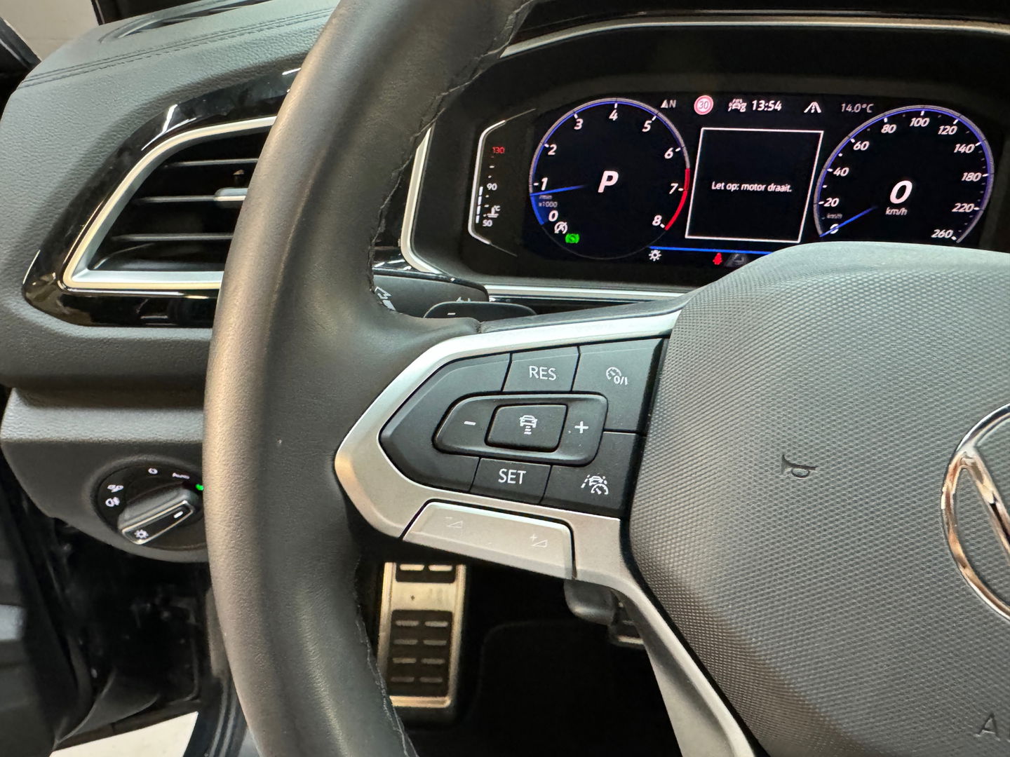 Volkswagen T-Roc 1.5 TSI R-Line Pano|IQ|Keyless|Massage|Camera