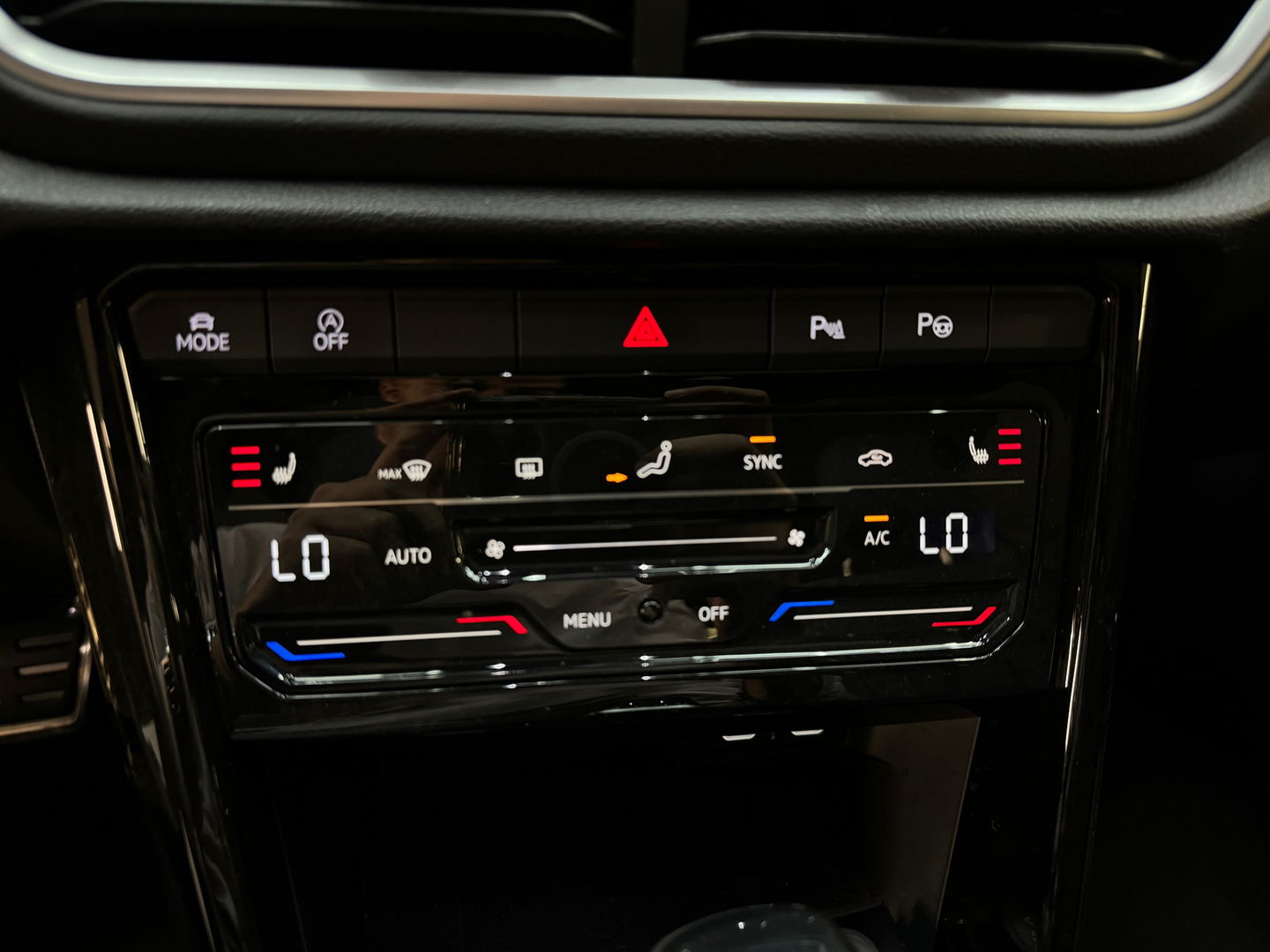 Volkswagen T-Roc 1.5 TSI R-Line Pano|IQ|Keyless|Massage|Camera