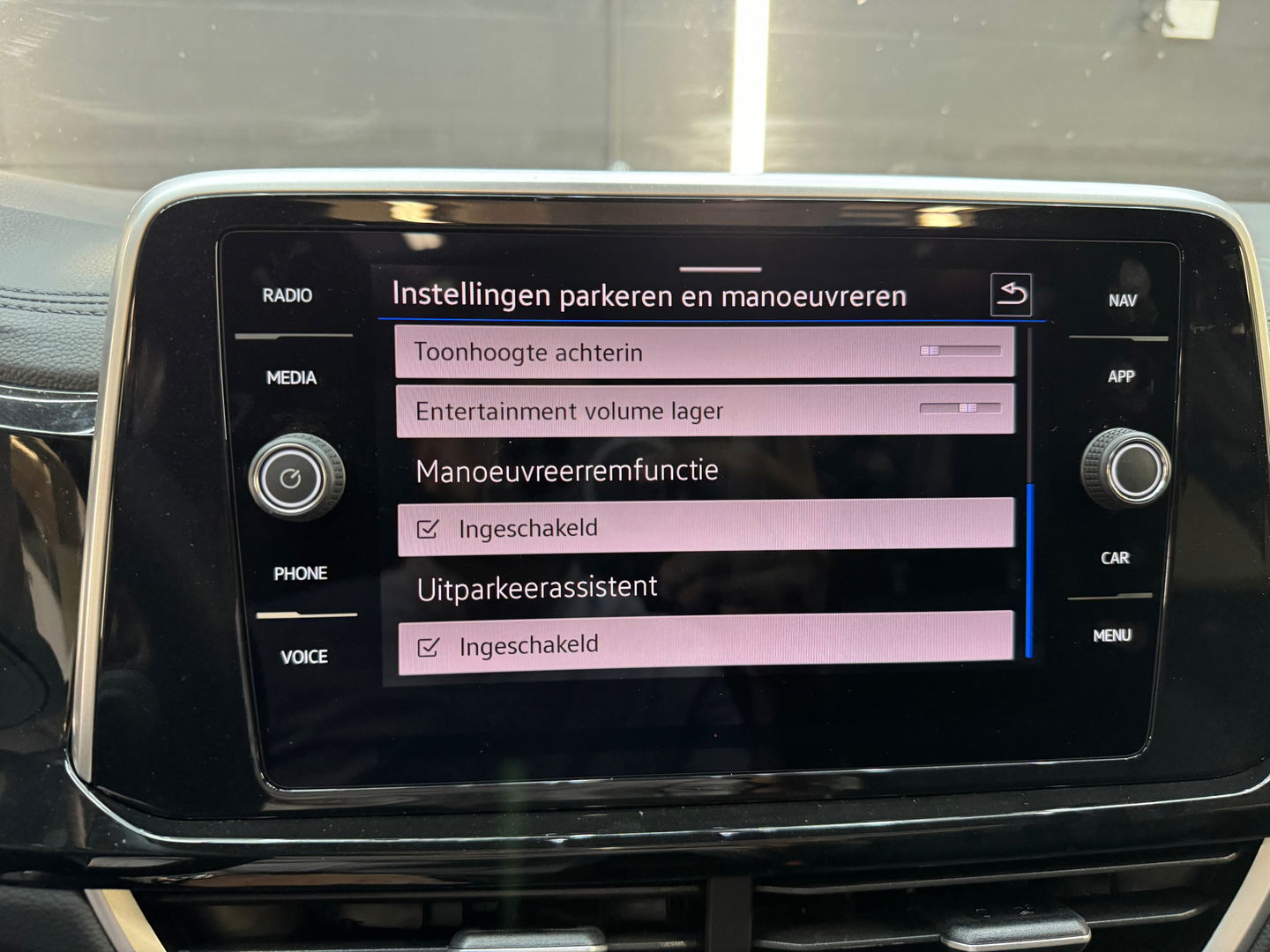 Volkswagen T-Roc 1.5 TSI R-Line Pano|IQ|Keyless|Massage|Camera