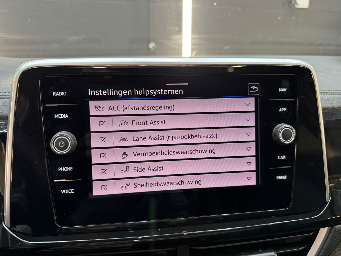 Volkswagen T-Roc 1.5 TSI R-Line Pano|IQ|Keyless|Massage|Camera