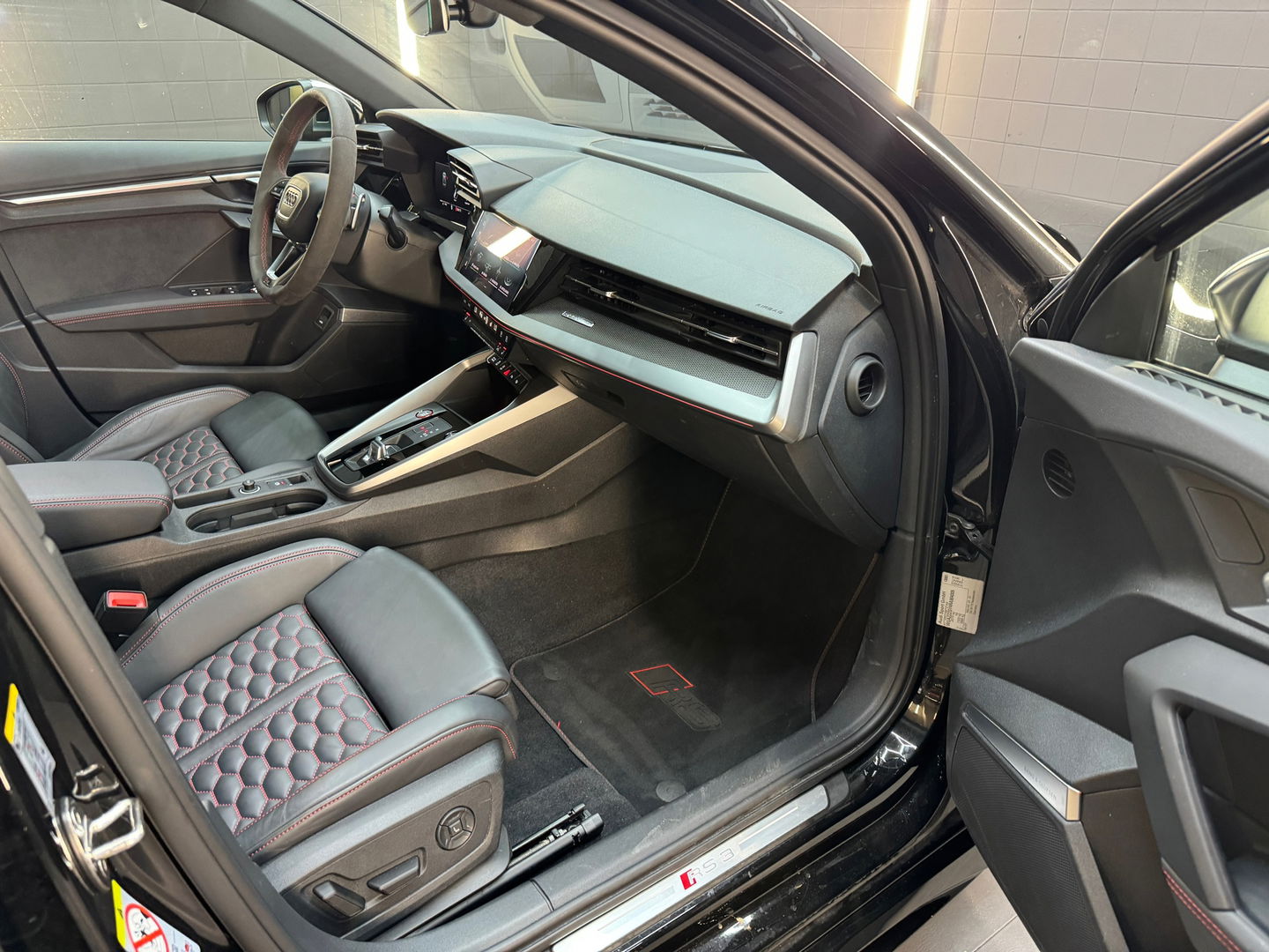 Audi RS3 Limousine 2.5 TFSI Quattro Pano|HuD|Massage|B&O|BTW