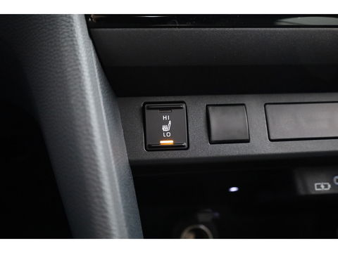 Toyota Yaris Cross 1.5 Hybrid 130 Teamplayer | Winter pakket | Safety pakket | Navi | Adapt. Cruise | Camera | Keyless