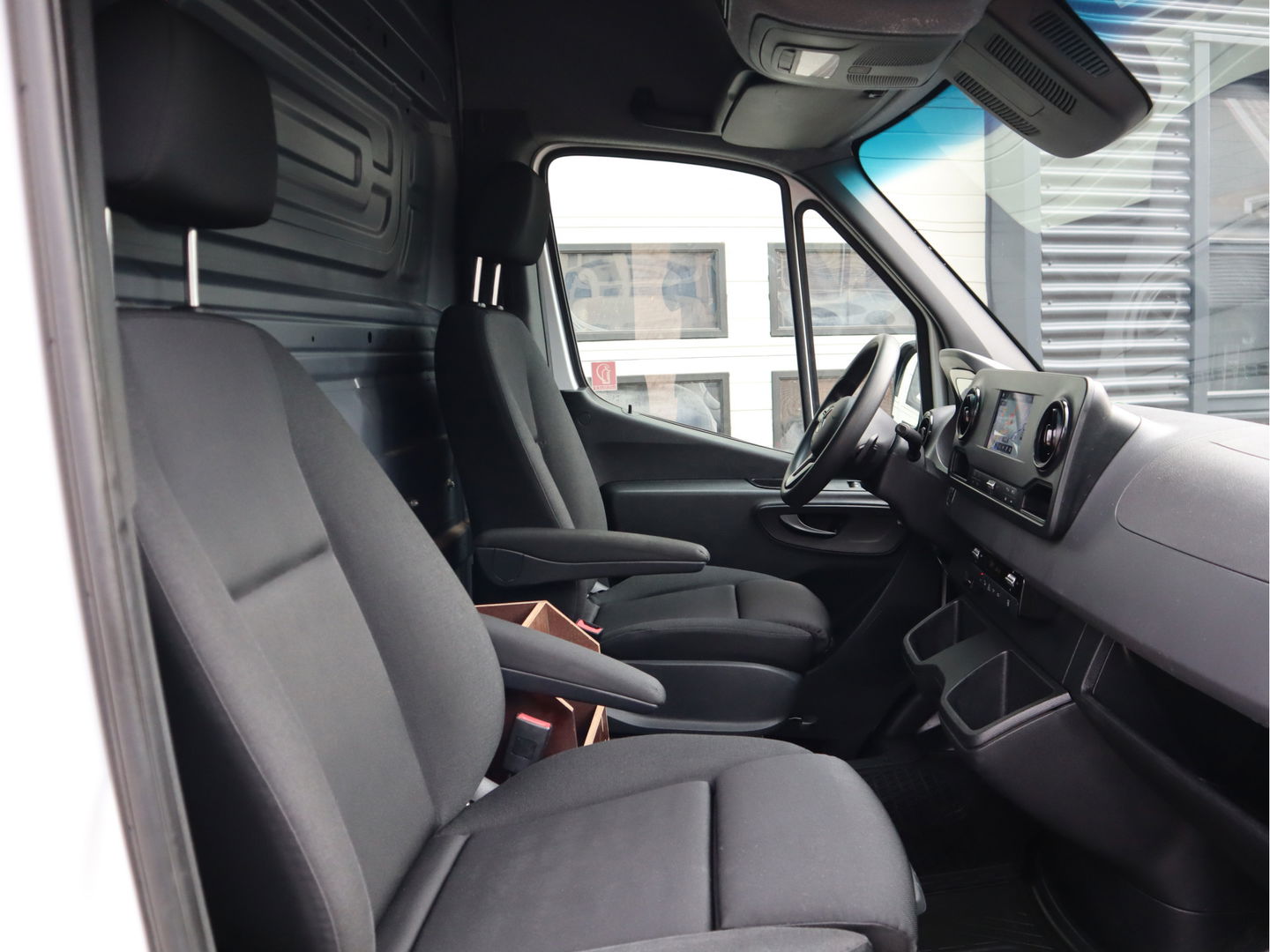 Mercedes-Benz Sprinter 319 CDI V6 Automaat L2H2 - BW Inrichting - 3,5t KG Trekhaak - Standkachel