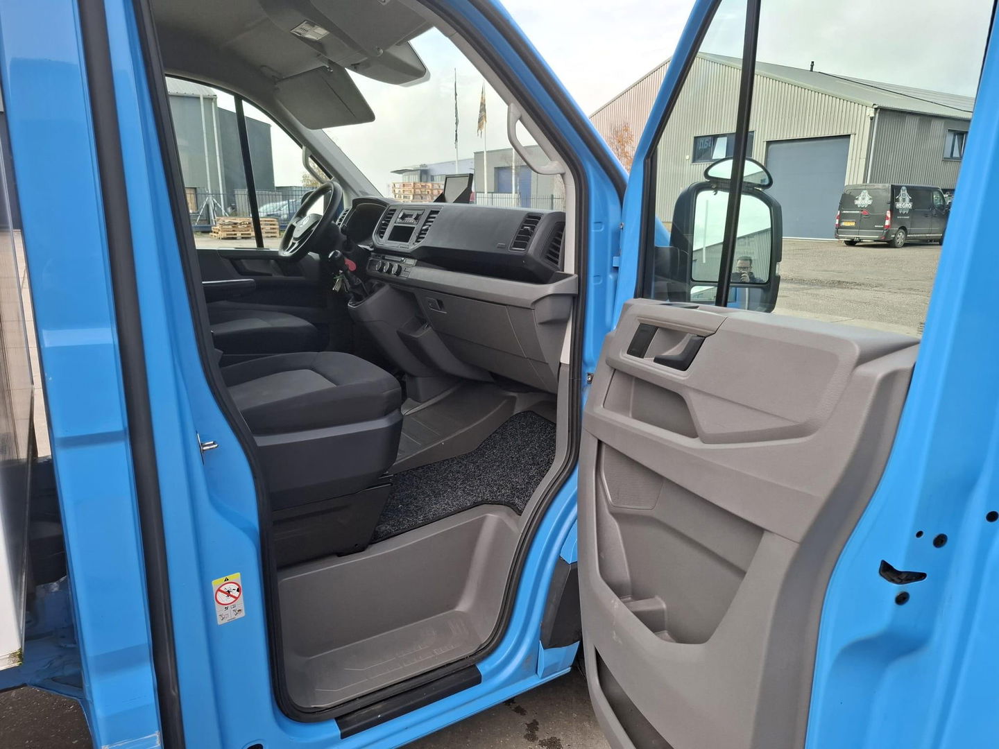 Volkswagen Crafter 35 2.0 TDI L4H3 BAKWAGEN MET DEUREN / EURO 6 / N.A.P / DEALER ONDERHOUDEN