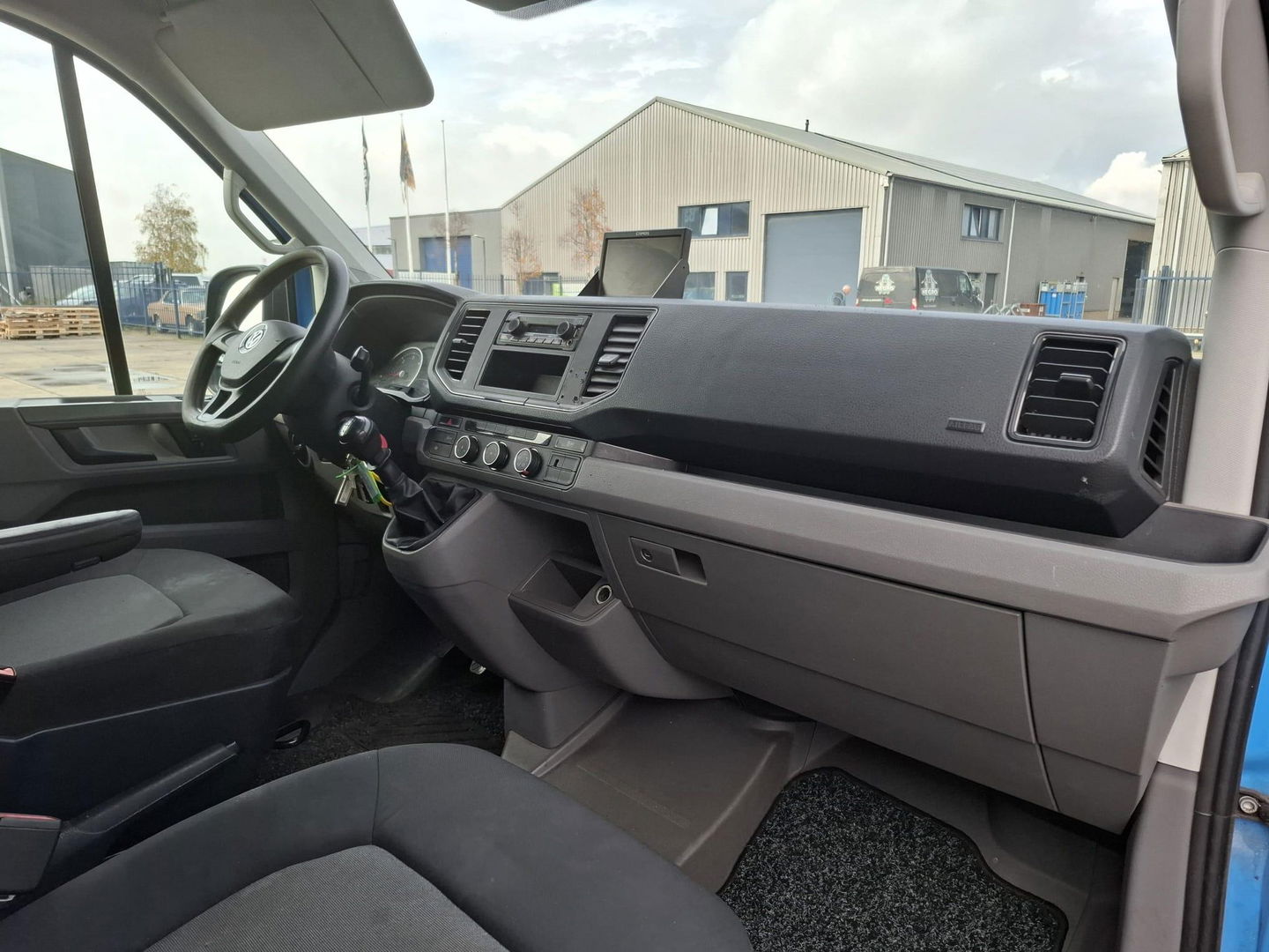 Volkswagen Crafter 35 2.0 TDI L4H3 BAKWAGEN MET DEUREN / EURO 6 / N.A.P / DEALER ONDERHOUDEN