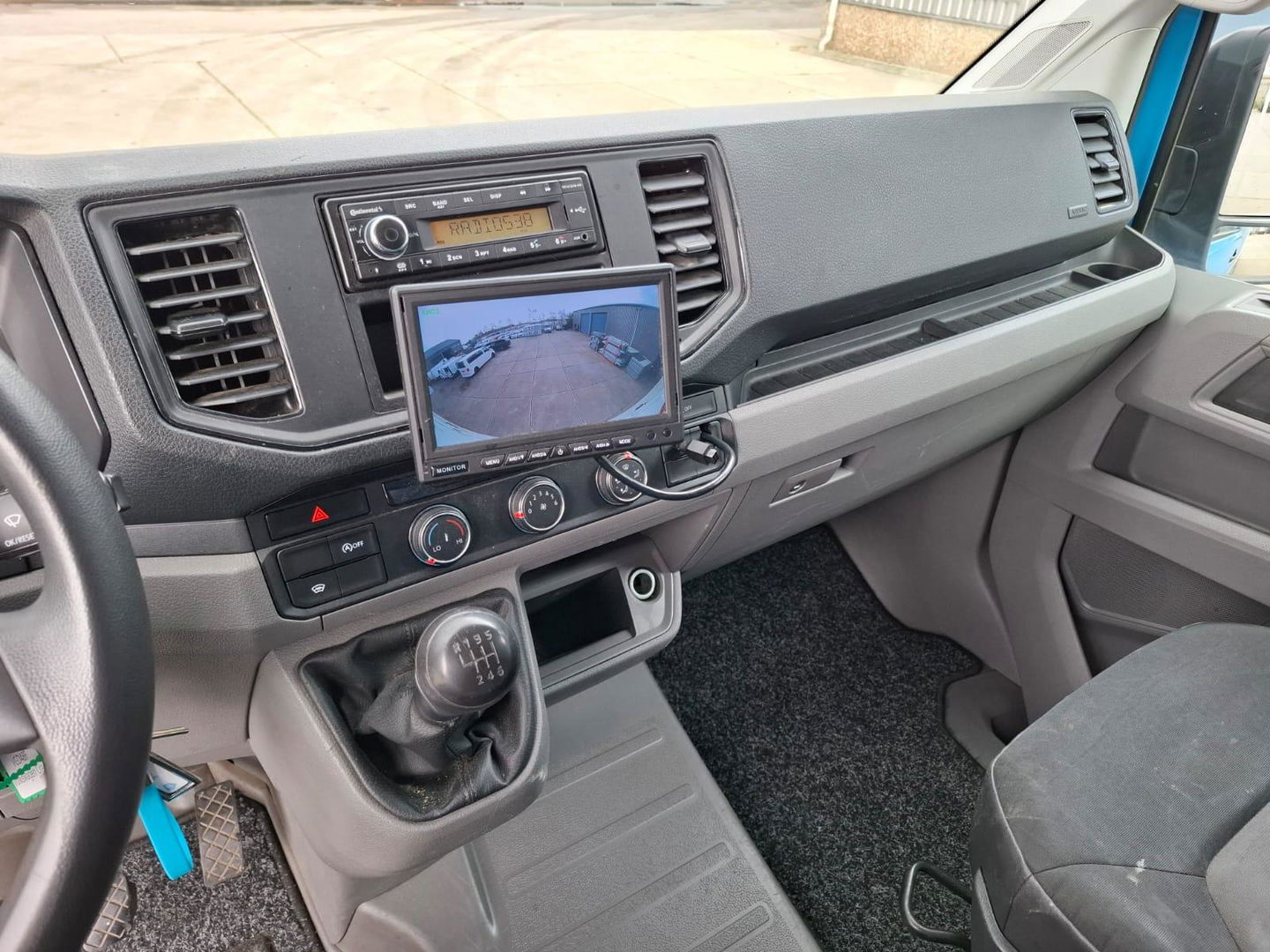 Volkswagen Crafter 35 2.0 TDI L4H3 BAKWAGEN MET DEUREN / EURO 6 / N.A.P / DEALER ONDERHOUDEN