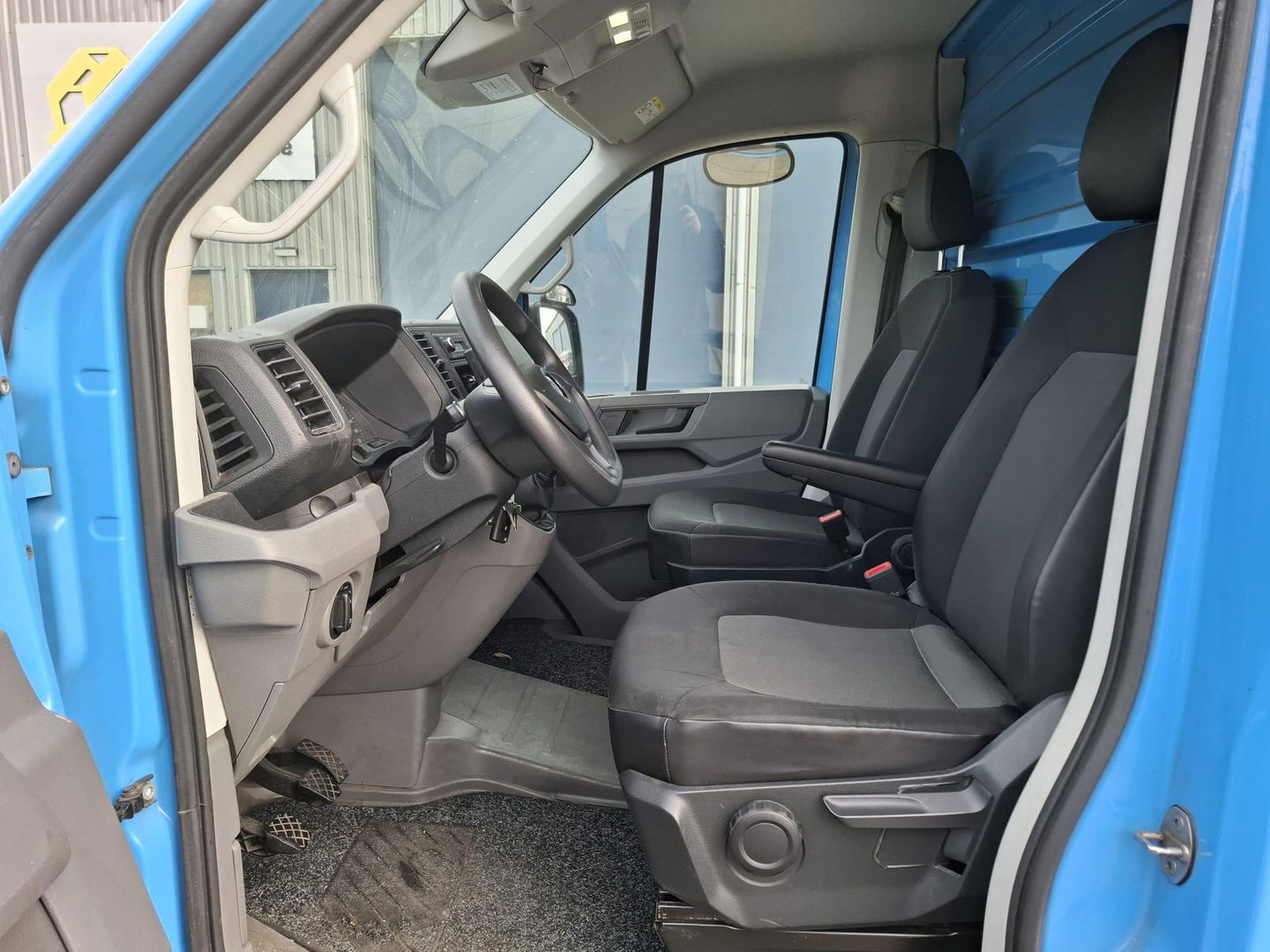 Volkswagen Crafter 35 2.0 TDI L4H3 BAKWAGEN MET DEUREN / EURO 6 / N.A.P / DEALER ONDERHOUDEN