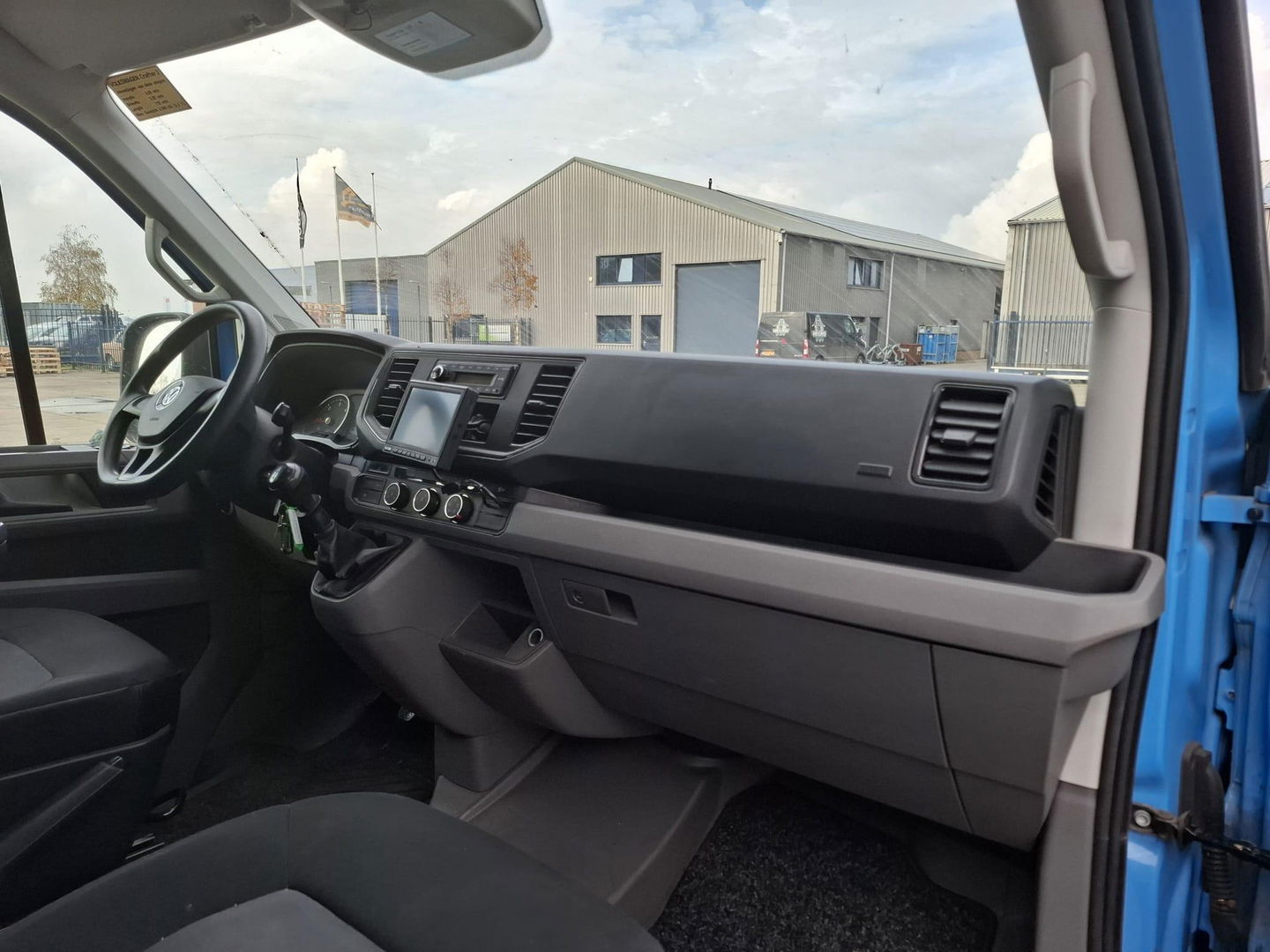 Volkswagen Crafter 35 2.0 TDI L4H3 BAKWAGEN MET DEUREN / EURO 6 / N.A.P / DEALER ONDERHOUDEN