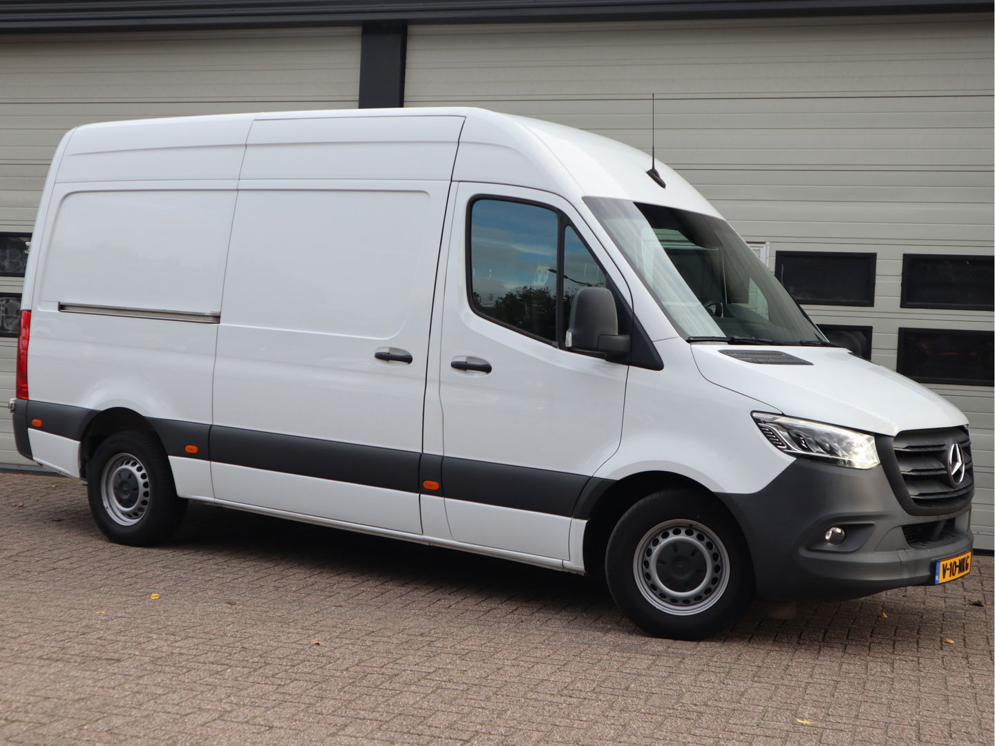 Mercedes-Benz Sprinter 316 CDI Automaat L2H2 RWD - Bott BW Inrichting - LED - 3,5t KG Trekhaak