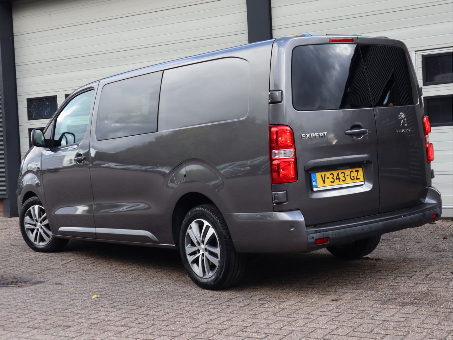 Peugeot Expert 2.0 BlueHDI 150pk Euro 6 DC 5 Pers. - L3 - Cruise - Camera