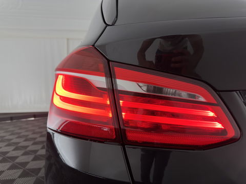 BMW 2 Serie Active Tourer 225xe iPerformance Executive Plug-In Aut. *LUXURY-LEATHER | FULL-LED | NAVI-FULLMAP | PRIVACY-GLASS | ECC | COMFORT-SEATS | PDC | CRUISE | 17''ALU*