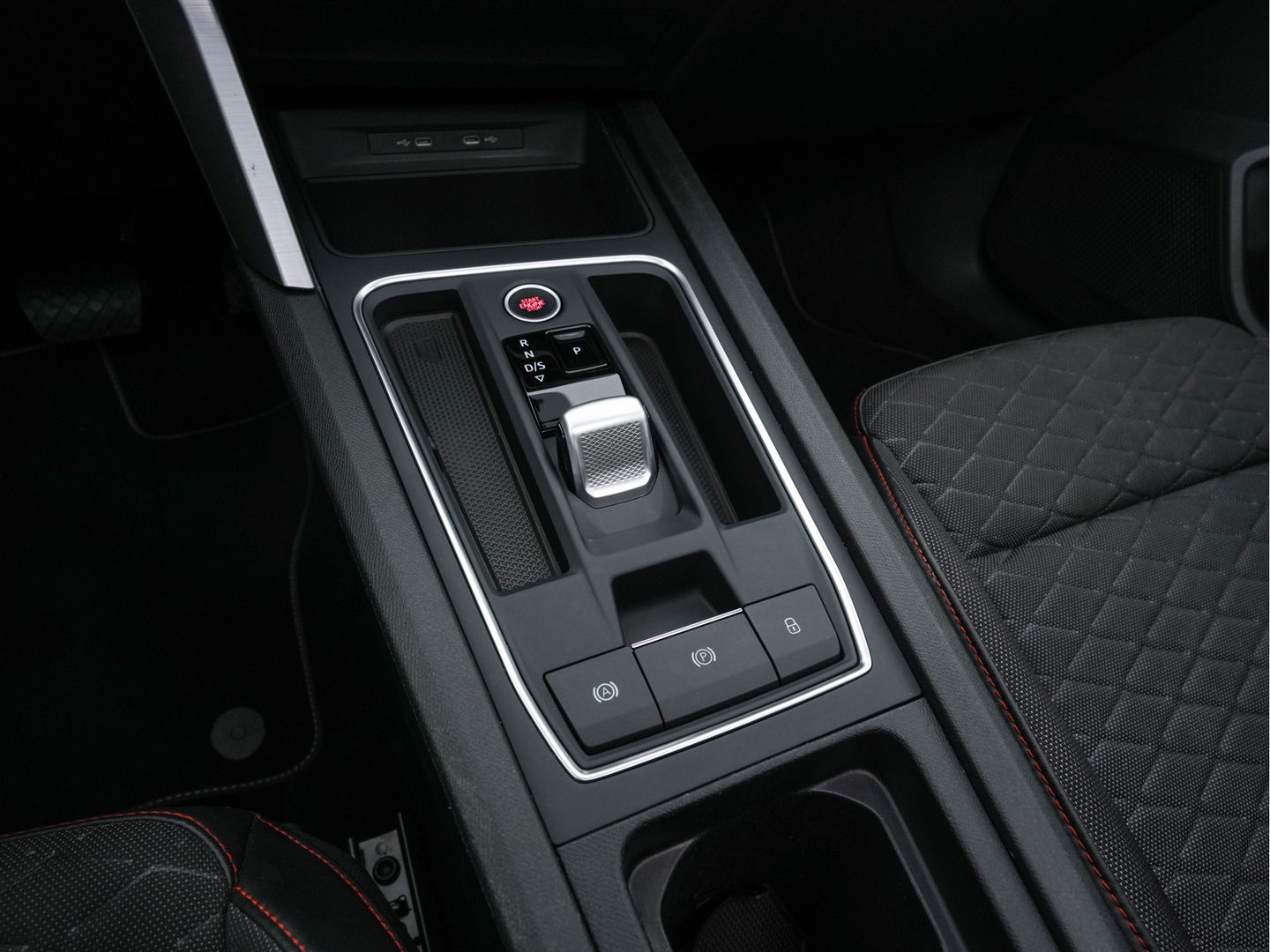 SEAT Leon Sportstourer 2.0 TDI FR Business Intense (INCL-BTW) Aut.  *PANO | FULL-LED | ADAPTIVE-CRUISE | DIGI-COCKPIT | NAVI-FULLMAP | LEATHER-MICROFIBRE | CARPLAY | KEYLESS | SHIFT-PADDLES | SPORT-SEATS | AMBIENT-LIGHT | CAMERA | 17''ALU | T