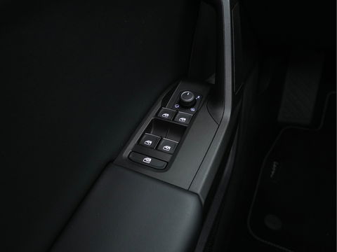 SEAT Leon Sportstourer 2.0 TDI FR Business Intense (INCL-BTW) Aut.  *PANO | FULL-LED | ADAPTIVE-CRUISE | DIGI-COCKPIT | NAVI-FULLMAP | LEATHER-MICROFIBRE | CARPLAY | KEYLESS | SHIFT-PADDLES | SPORT-SEATS | AMBIENT-LIGHT | CAMERA | 17''ALU | T