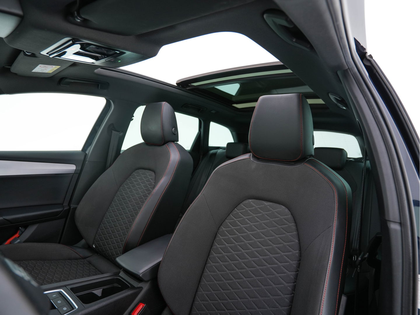 SEAT Leon Sportstourer 2.0 TDI FR Business Intense (INCL-BTW) Aut.  *PANO | FULL-LED | ADAPTIVE-CRUISE | DIGI-COCKPIT | NAVI-FULLMAP | LEATHER-MICROFIBRE | CARPLAY | KEYLESS | SHIFT-PADDLES | SPORT-SEATS | AMBIENT-LIGHT | CAMERA | 17''ALU | T