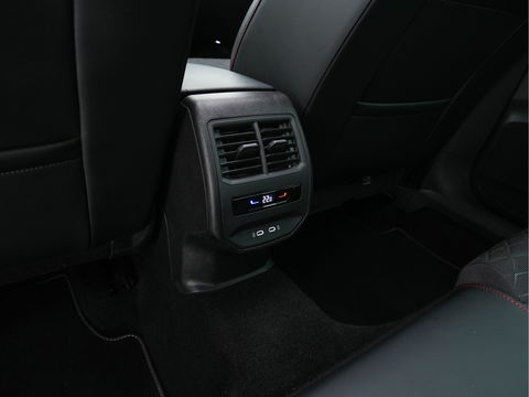 SEAT Leon Sportstourer 2.0 TDI FR Business Intense (INCL-BTW) Aut.  *PANO | FULL-LED | ADAPTIVE-CRUISE | DIGI-COCKPIT | NAVI-FULLMAP | LEATHER-MICROFIBRE | CARPLAY | KEYLESS | SHIFT-PADDLES | SPORT-SEATS | AMBIENT-LIGHT | CAMERA | 17''ALU | T