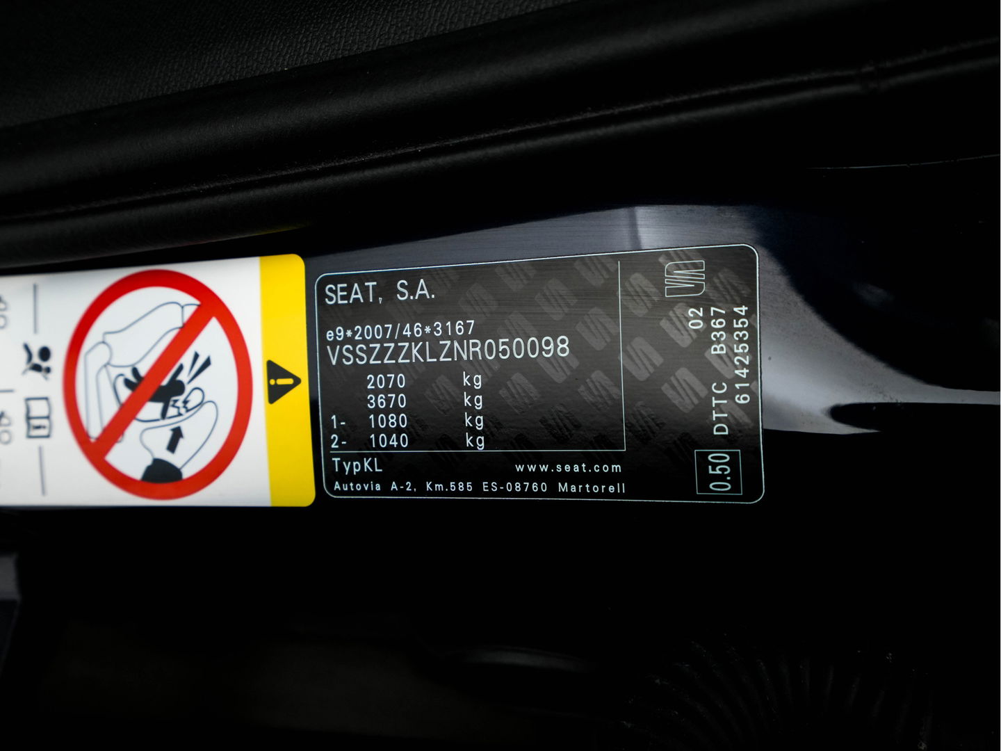 SEAT Leon Sportstourer 2.0 TDI FR Business Intense (INCL-BTW) Aut.  *PANO | FULL-LED | ADAPTIVE-CRUISE | DIGI-COCKPIT | NAVI-FULLMAP | LEATHER-MICROFIBRE | CARPLAY | KEYLESS | SHIFT-PADDLES | SPORT-SEATS | AMBIENT-LIGHT | CAMERA | 17''ALU | T