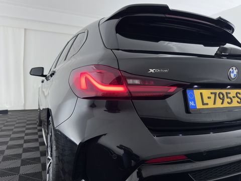 BMW 1-serie M135i xDrive M-Sportpack High Executive Aut. *ALCANTARA-MICROFIBRE | FULL-LED | HEATED-SPORTSEATS | SHIFT-PADDLES | DIGI-COCKPIT | HEAD-UP | NAVI-FULLMAP | DAB+ | PRIVACY-GLASS | AMBIENT-LIGHT | CARBON-INLAY | CARPLAY | 19''ALU*