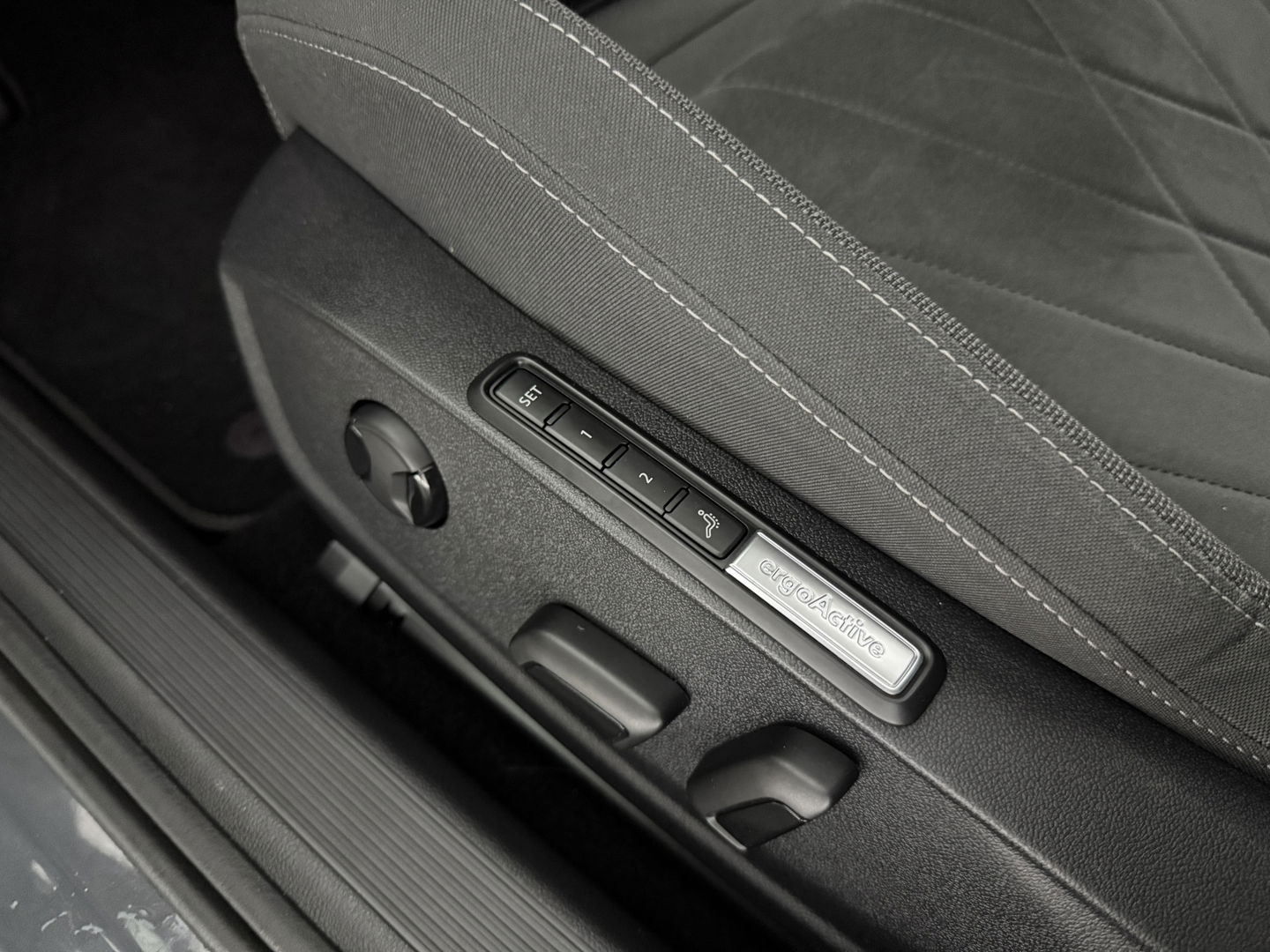Volkswagen Golf 1.5 eTSI Style | Pano | Memory | Virtual | Massage | Sfeer | Camera | Carplay | Adaptive Cruise | NAP