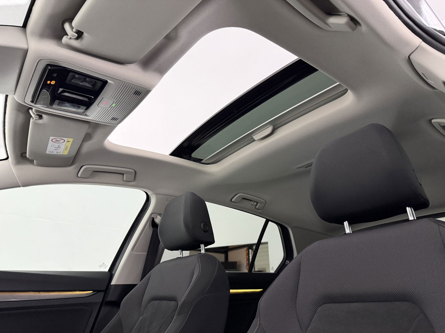 Volkswagen Golf 1.5 eTSI Style | Pano | Memory | Virtual | Massage | Sfeer | Camera | Carplay | Adaptive Cruise | NAP