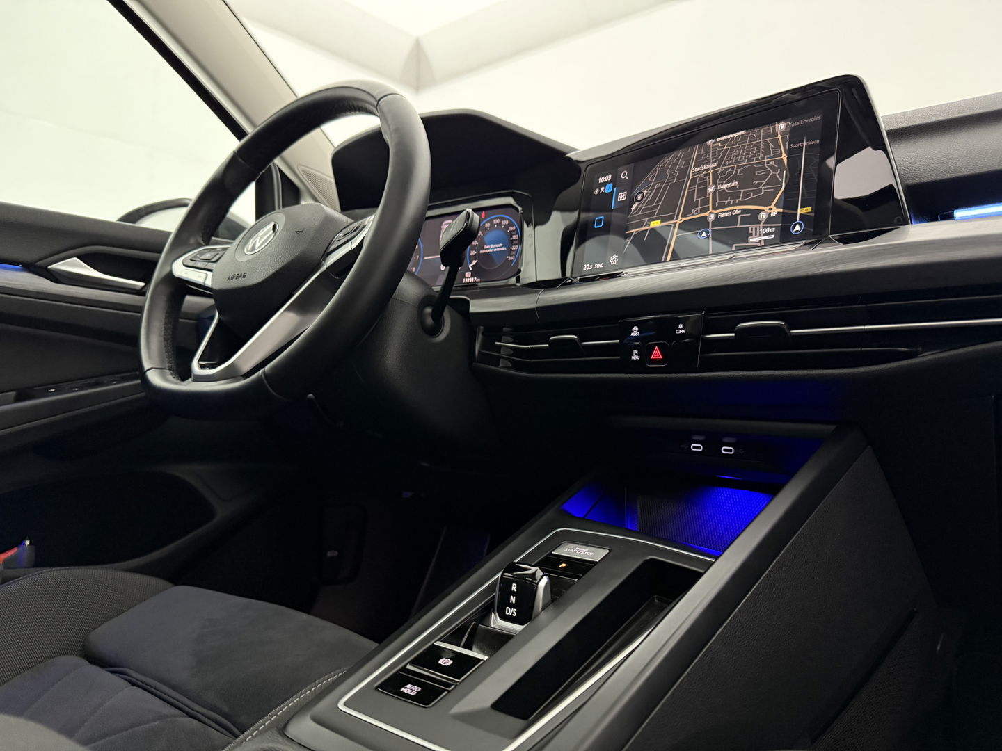 Volkswagen Golf 1.5 eTSI Style | Pano | Memory | Virtual | Massage | Sfeer | Camera | Carplay | Adaptive Cruise | NAP