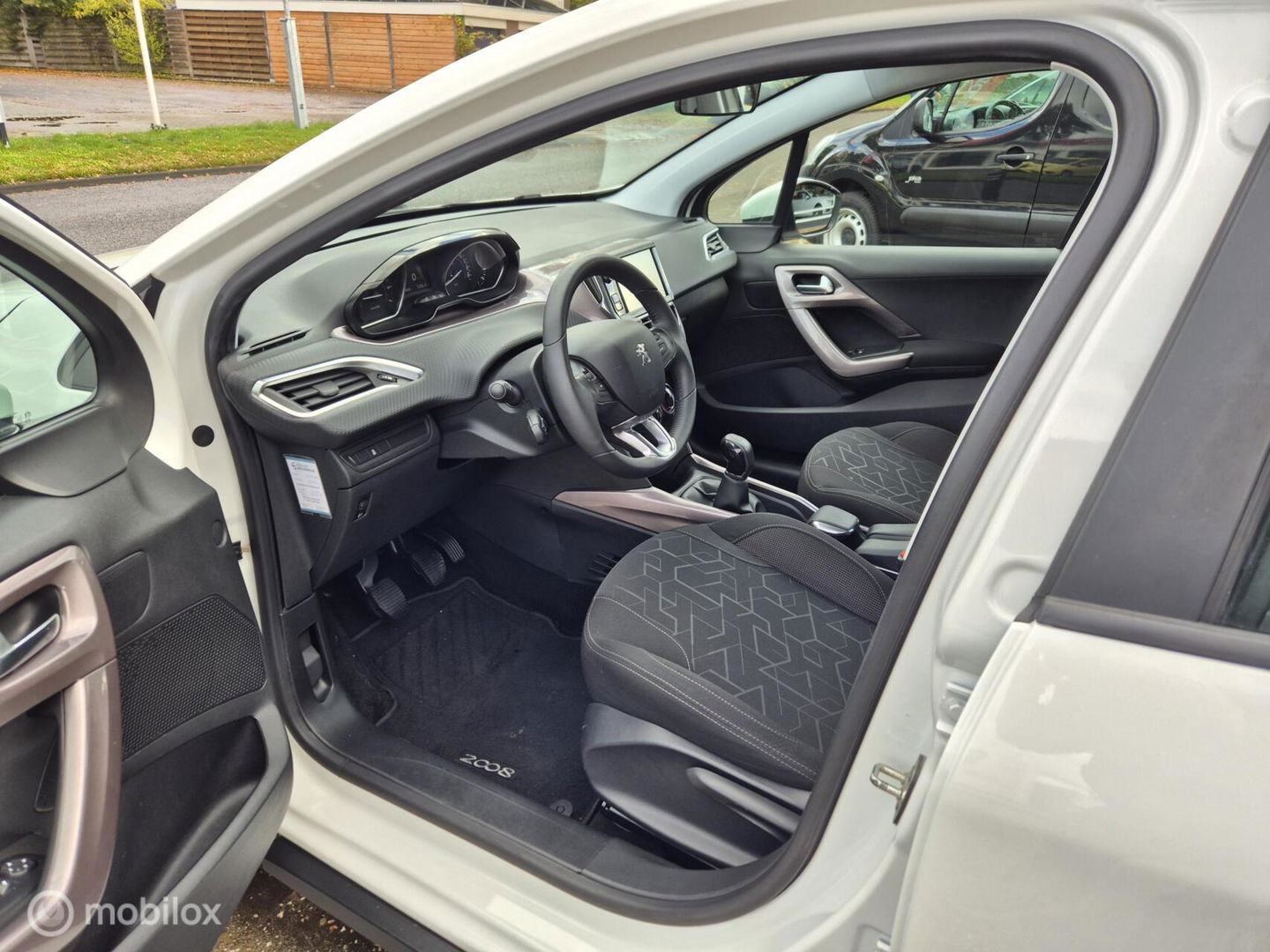Peugeot 2008 1.2 PureTech, Navi, D-Riem vervangen, Trekhaak