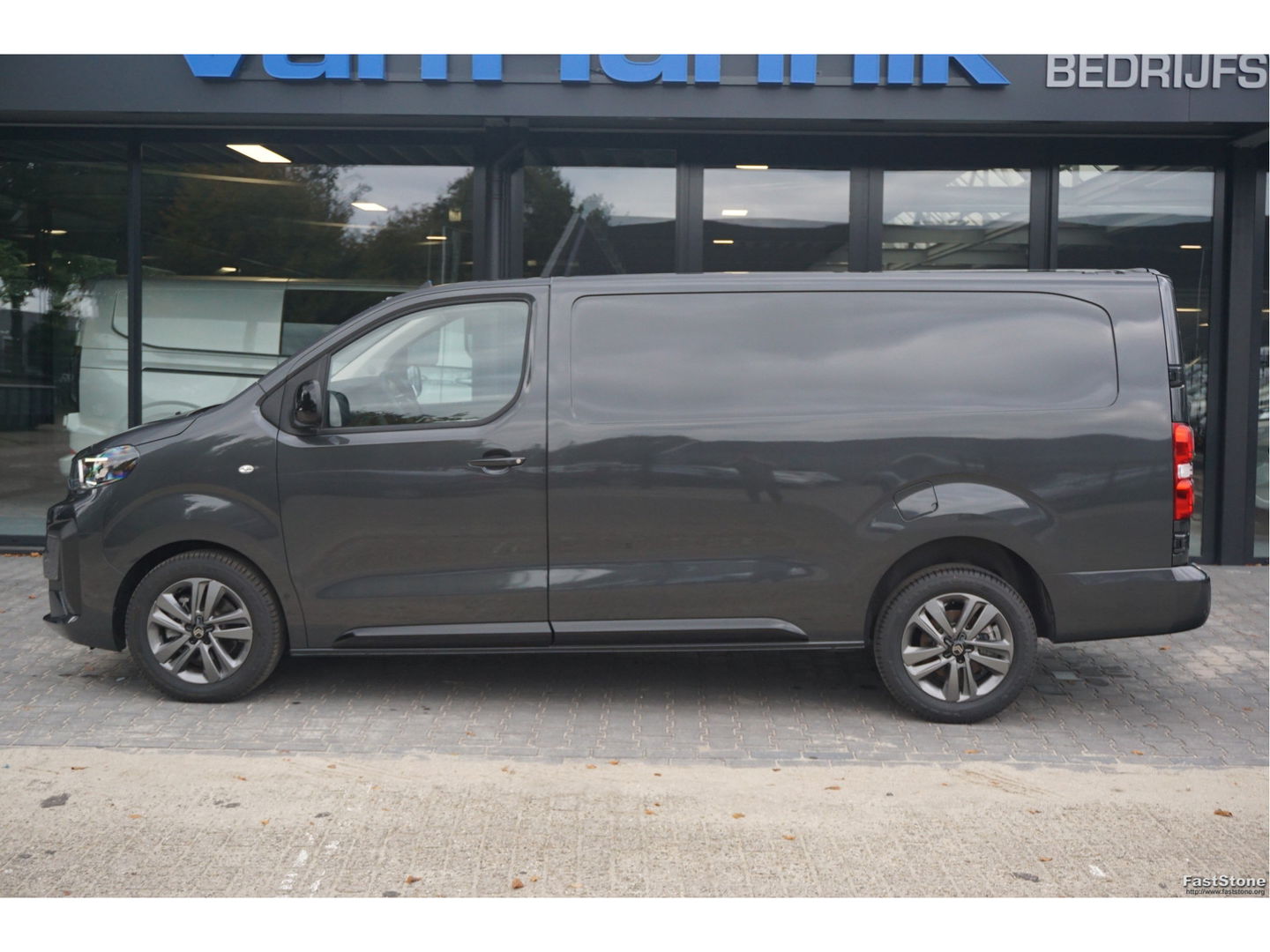 Citroƫn Jumpy 2.0D 180PK EAT8 Aut L3H1 BPM VRIJ!! LED, Navi, Clima, Camera, 17" LM, Stoel-Stoel!! Nr. 001