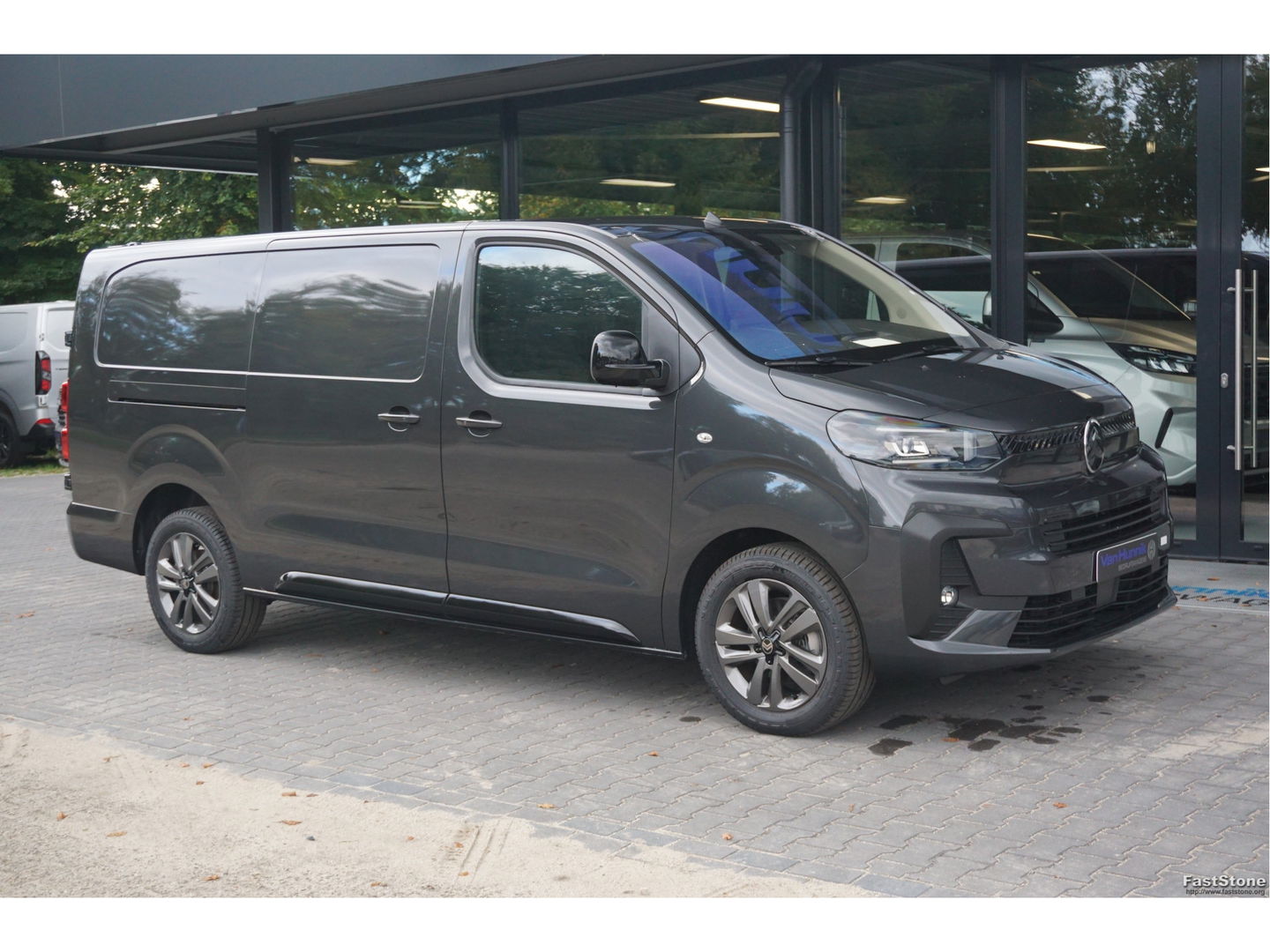 Citroƫn Jumpy 2.0D 180PK EAT8 Aut L3H1 BPM VRIJ!! LED, Navi, Clima, Camera, 17" LM, Stoel-Stoel!! Nr. 001