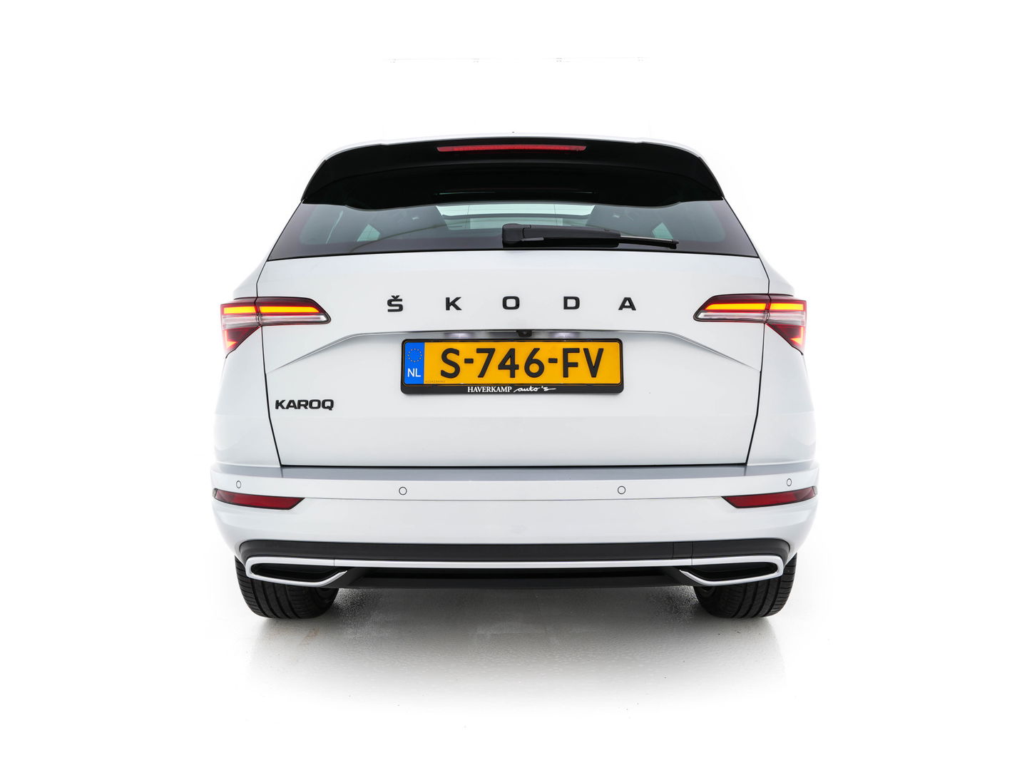 Škoda Karoq 1.5 TSI ACT Sportline (INCL-BTW) Aut. *PANO | DIGI-COCKPIT | ADAPTIVE-CRUISE | FULL-LED | BLIND-SPOT | HEATED-SPORTSEATS | CAMERA | AMBIENT-LIGHT | NAVI-FULLMAP | KEYLESS | DAB+ | SHIFT-PADDLES | PRIVACY-GLASS | .