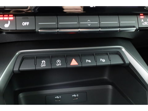 Audi A3 Sportback 30 TFSI Pro Line | facelift model | Camera | Keyless | Stoelverw. | Cruise | 18''