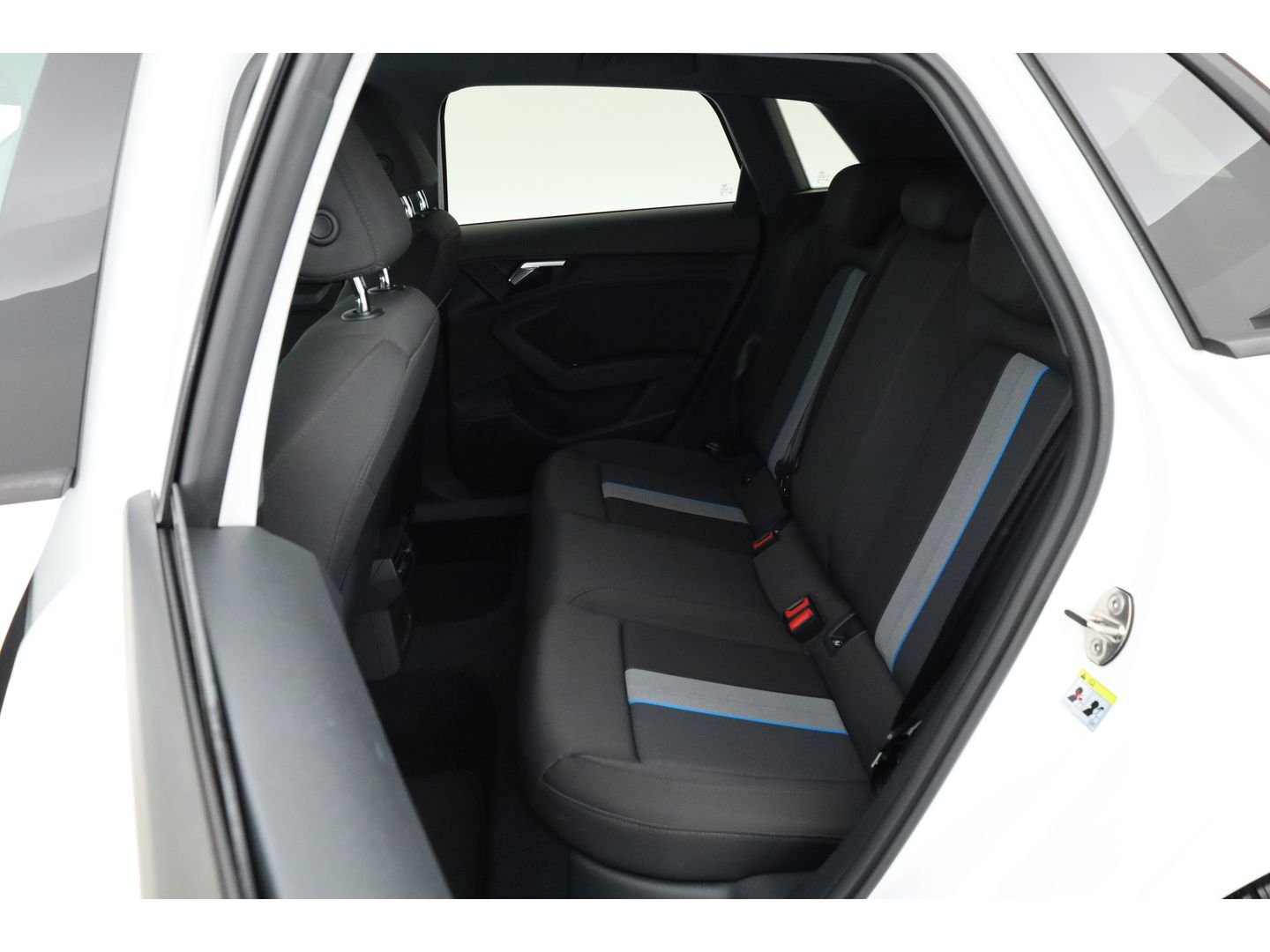 Audi A3 Sportback 30 TFSI Pro Line | facelift model | Camera | Keyless | Stoelverw. | Cruise | 18''