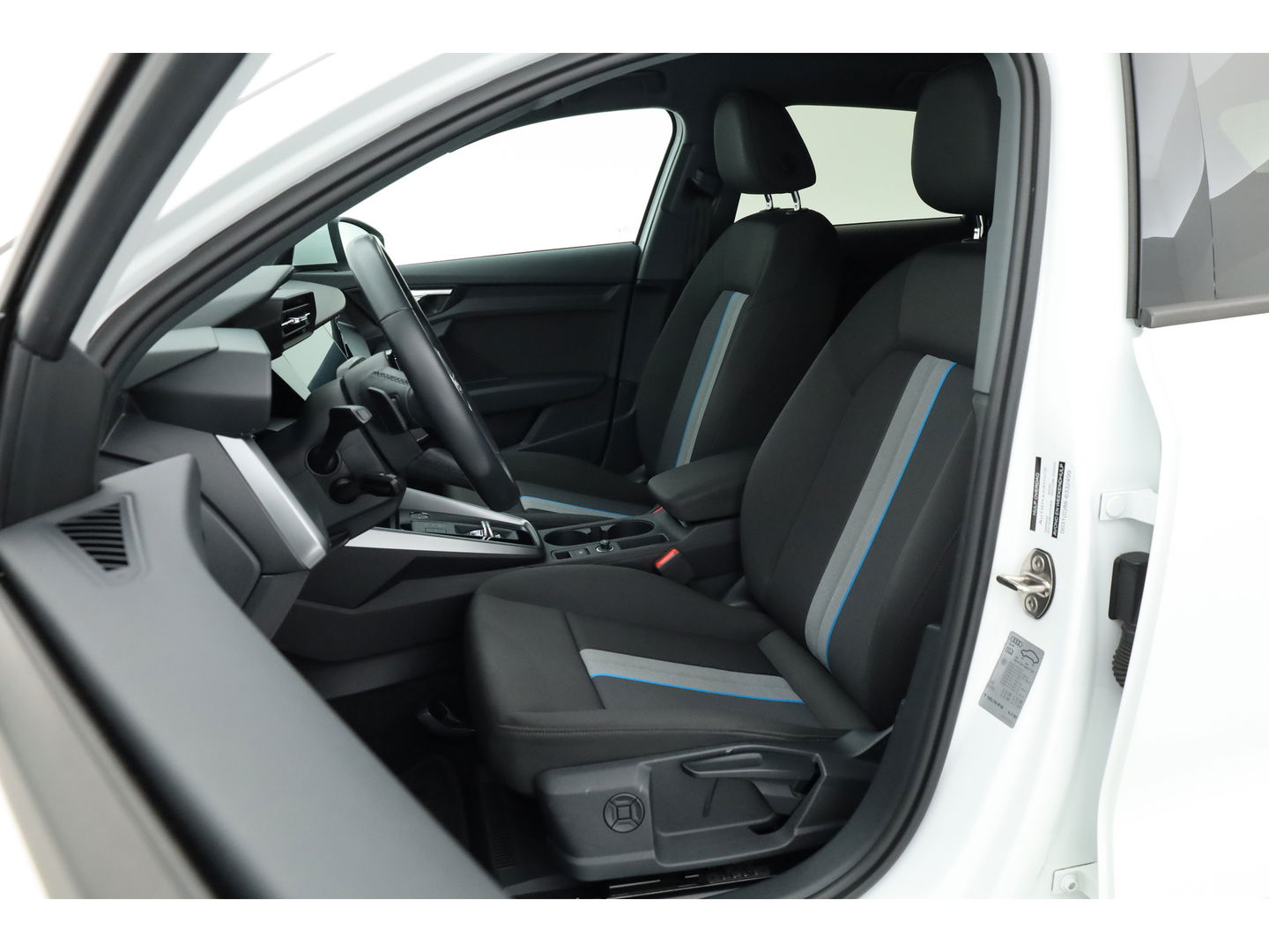 Audi A3 Sportback 30 TFSI Pro Line | facelift model | Camera | Keyless | Stoelverw. | Cruise | 18''