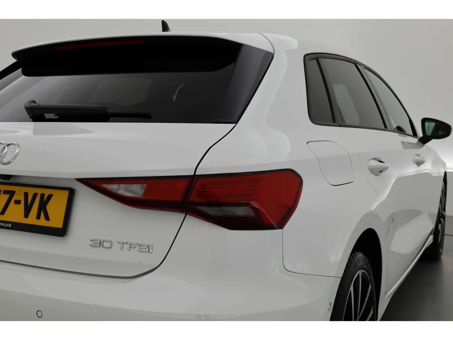 Audi A3 Sportback 30 TFSI Pro Line | facelift model | Camera | Keyless | Stoelverw. | Cruise | 18''