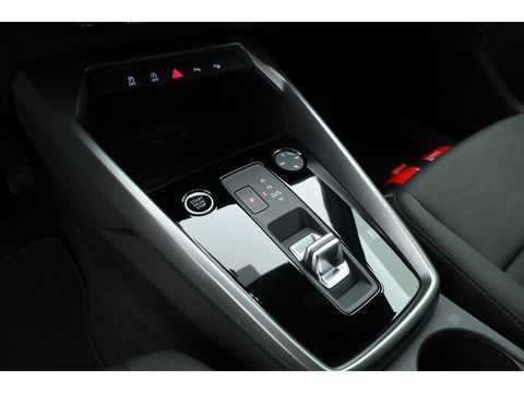 Audi A3 Sportback 30 TFSI Pro Line | facelift model | Camera | Keyless | Stoelverw. | Cruise | 18''