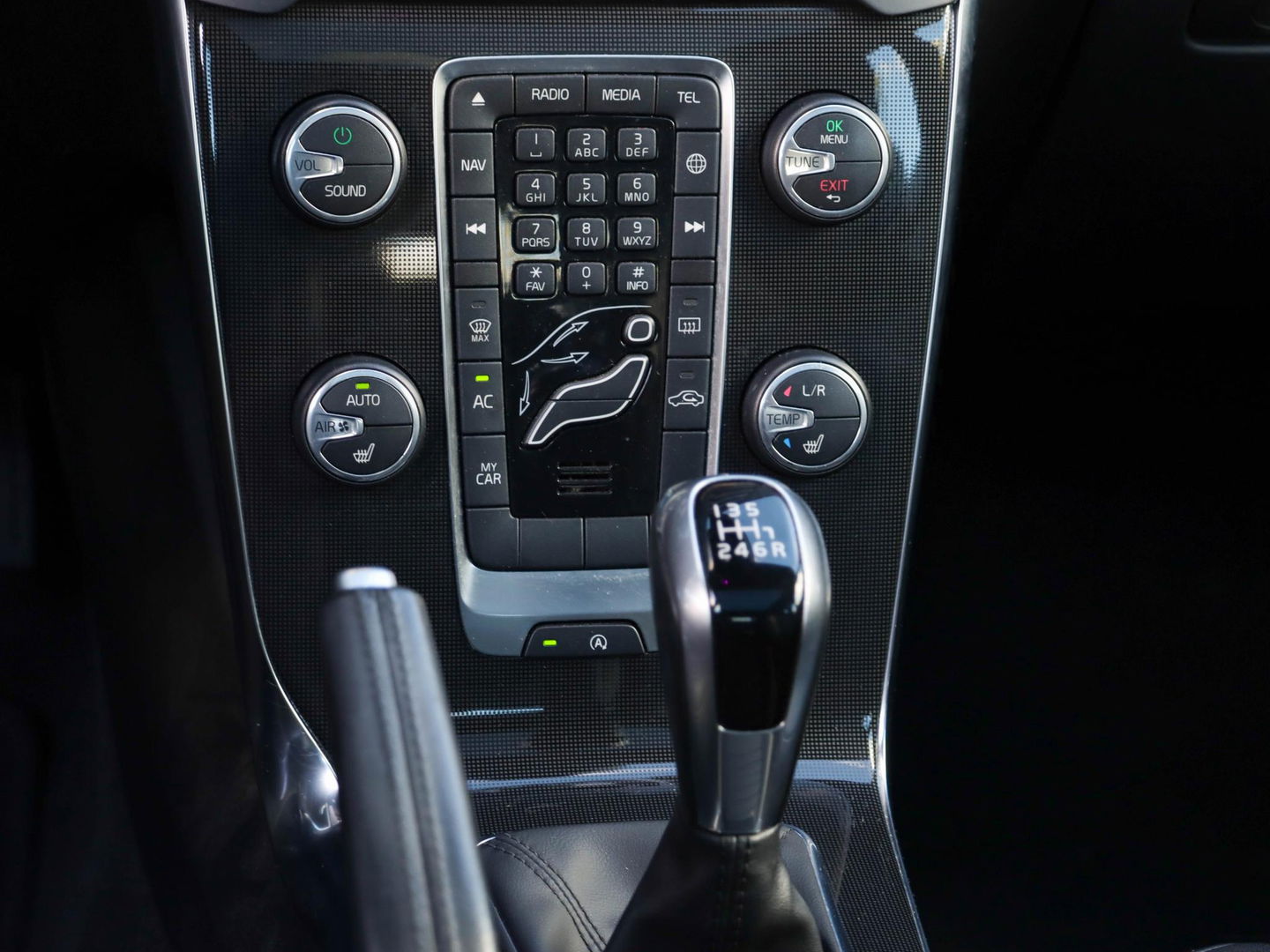 Volvo V40 Cross Country 2.0 T3 Nordic+ 152PK Leder Pano Trekhaak