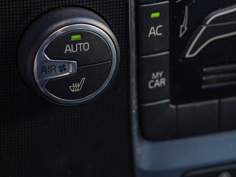 Volvo V40 Cross Country 2.0 T3 Nordic+ 152PK Leder Pano Trekhaak