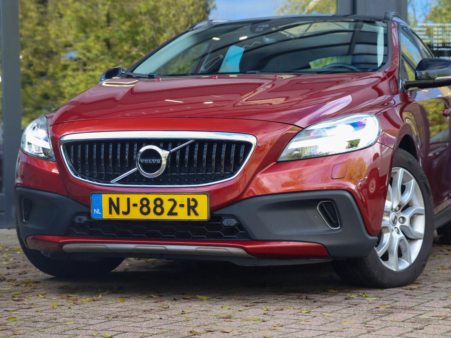 Volvo V40 Cross Country 2.0 T3 Nordic+ 152PK Leder Pano Trekhaak