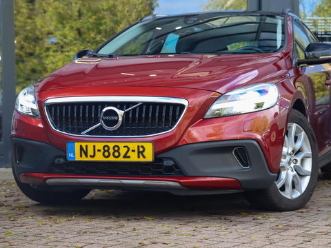 Volvo V40 Cross Country 2.0 T3 Nordic+ 152PK Leder Pano Trekhaak