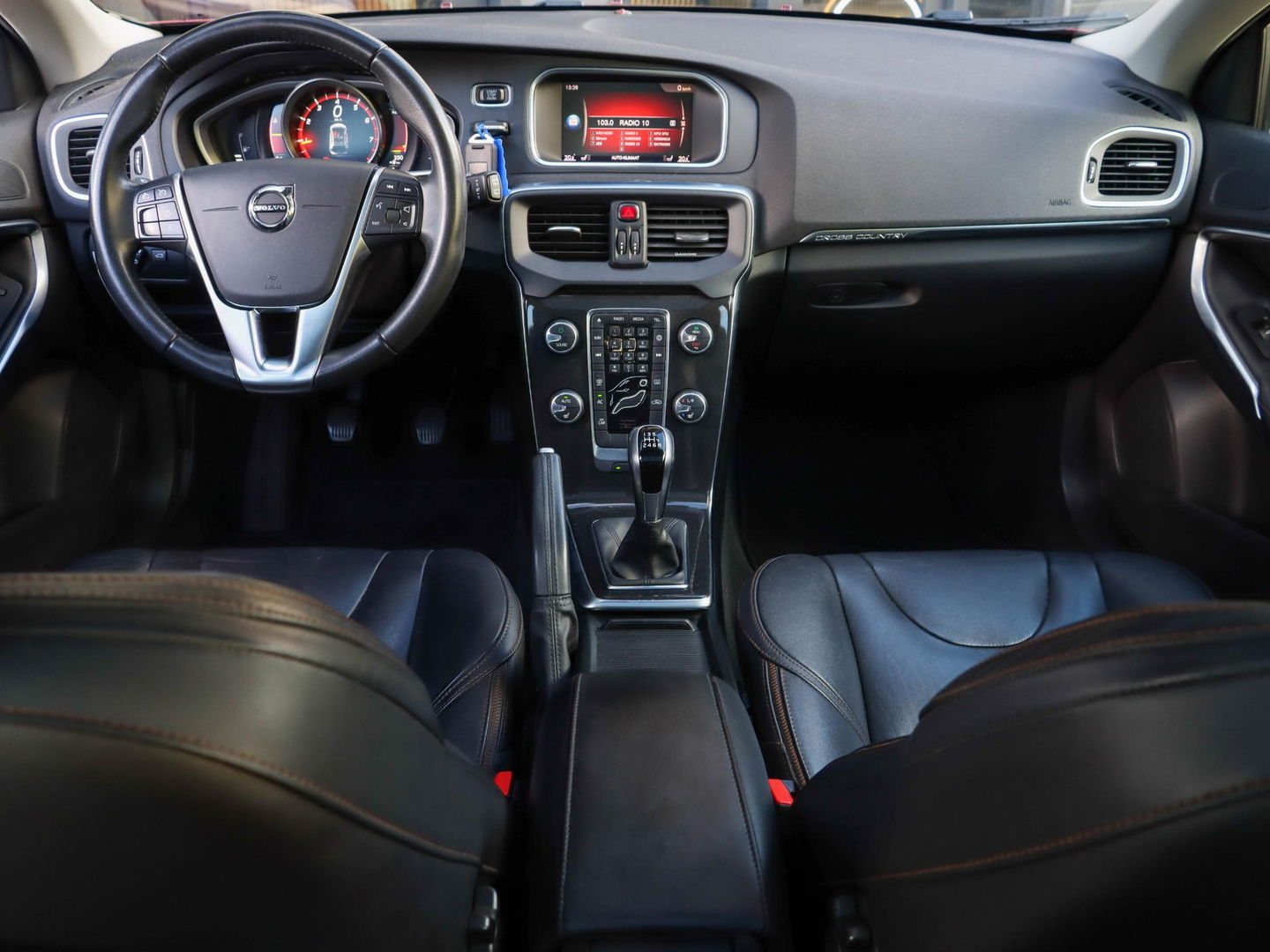 Volvo V40 Cross Country 2.0 T3 Nordic+ 152PK Leder Pano Trekhaak