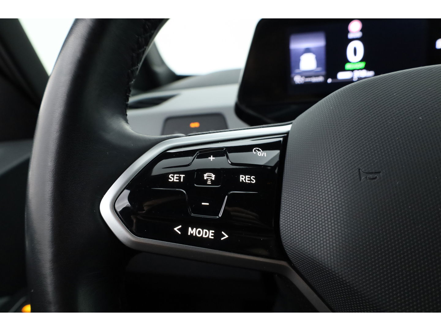 Volkswagen ID.3 First 58 kWh | IQ Light | ACC | Keyless | Stoel- Stuurverw. | 19'' | Trekhaak