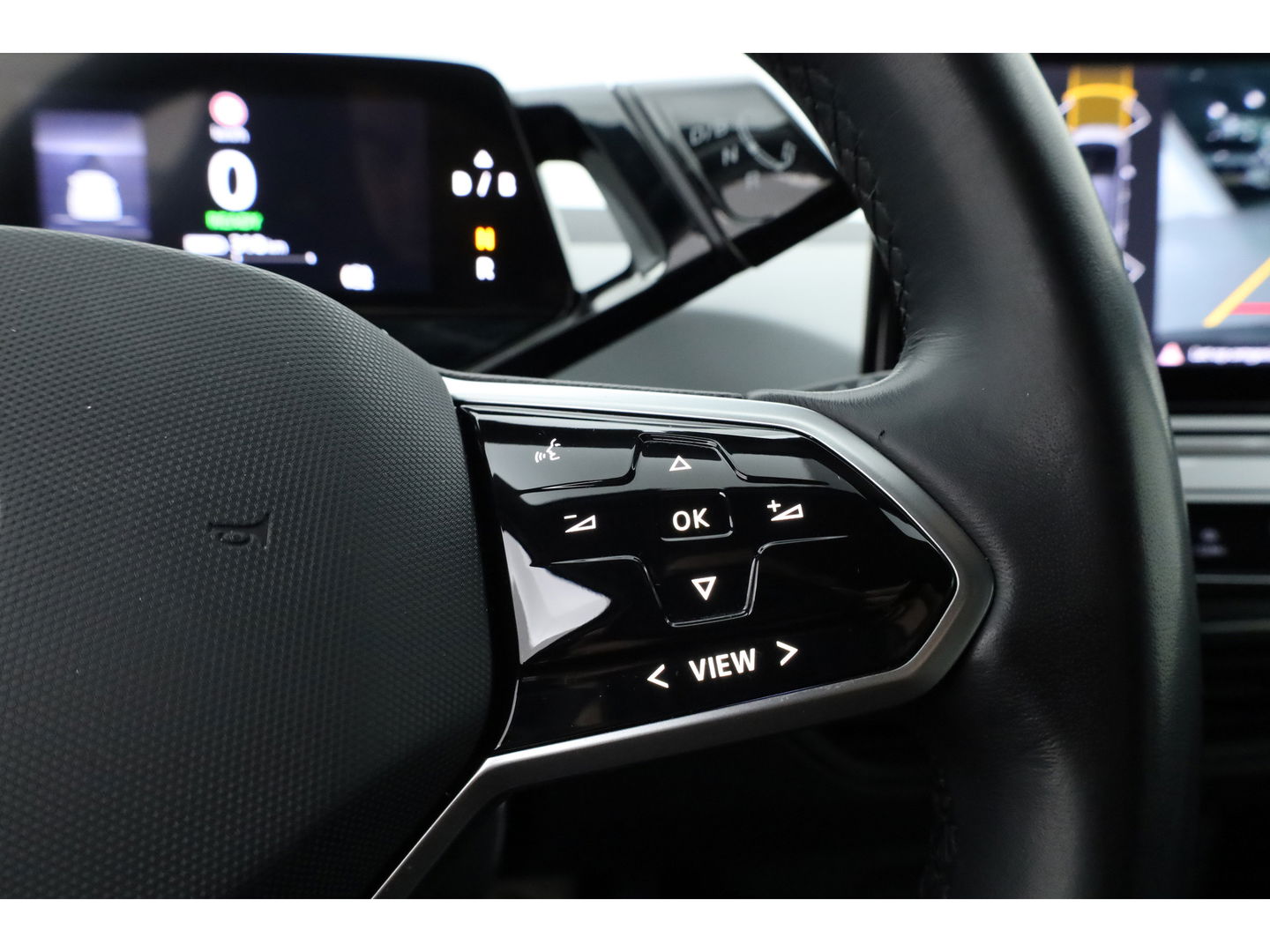Volkswagen ID.3 First 58 kWh | IQ Light | ACC | Keyless | Stoel- Stuurverw. | 19'' | Trekhaak