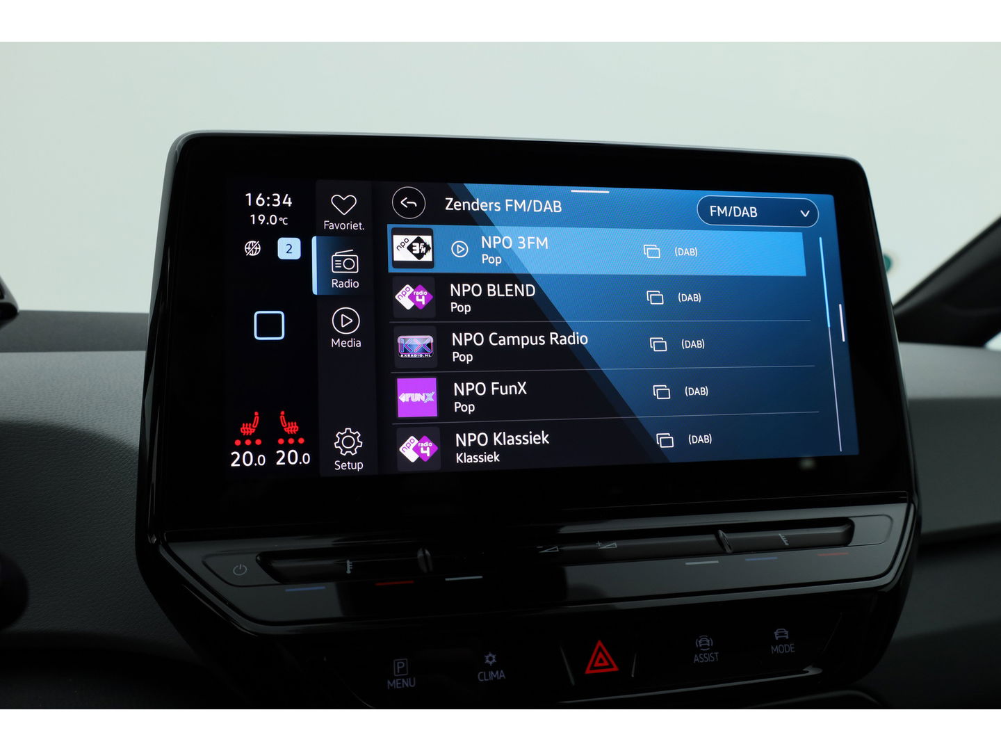 Volkswagen ID.3 First 58 kWh | IQ Light | ACC | Keyless | Stoel- Stuurverw. | 19'' | Trekhaak